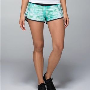 LULULEMON white and blue tropics shorts!